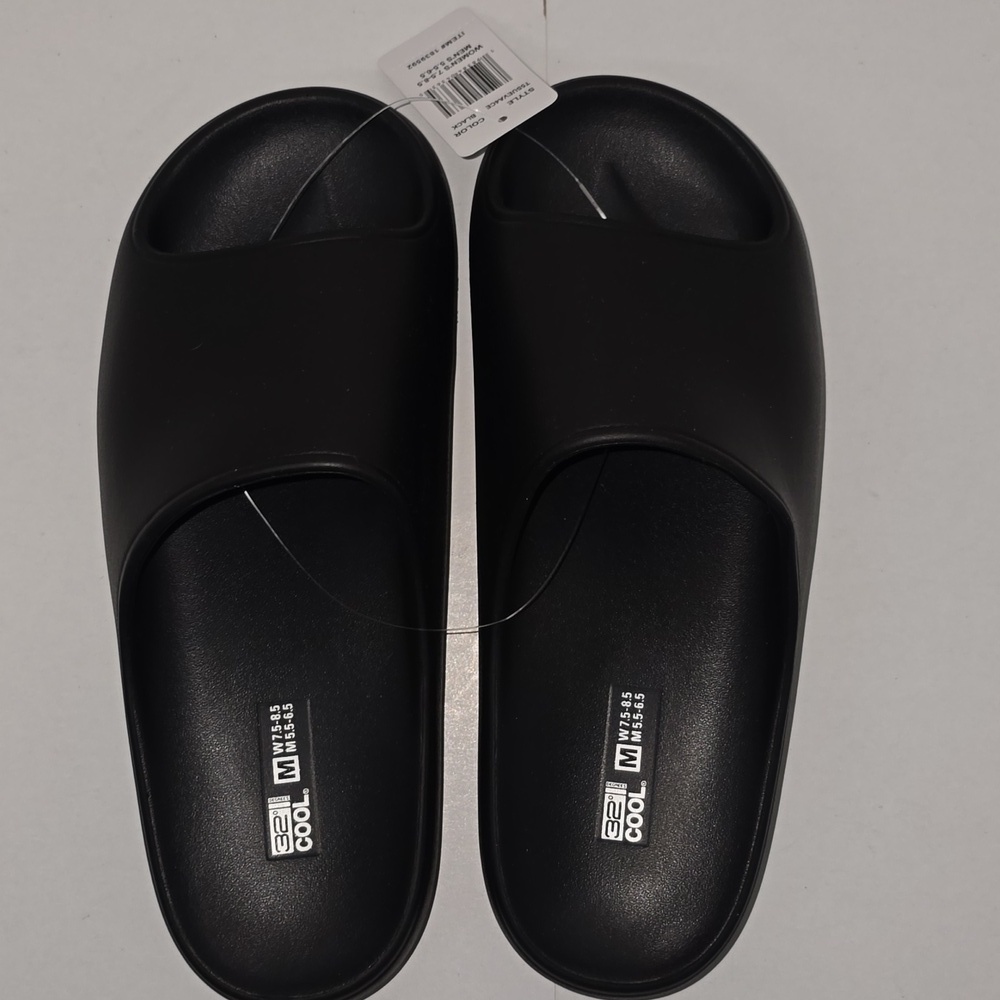 32 Cool Black Cushion Unisex Slide Women's 7.5 -8.5/ Men's 5.5 -6.5 New